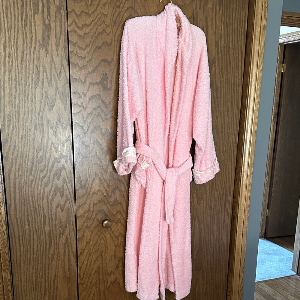 EBUC VINTAGE O/S ROBIN KAY 100% COTTON PINK WITH LACE TRIM MAXI ROBE